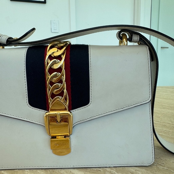 White Gucci Carlfskin Sylvie Shoulder Bag - Picture 5 of 10